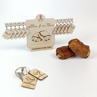 10 Chocolatine keyrings + 10 Pain au chocolat keyrings + Display stand - (made in France) in Birch wood