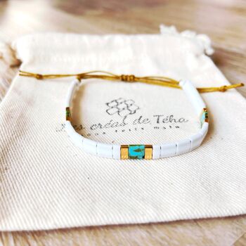 Bracelet Huira blanc, turquoise et doré en perles de verre et cordon Modèle 3 2