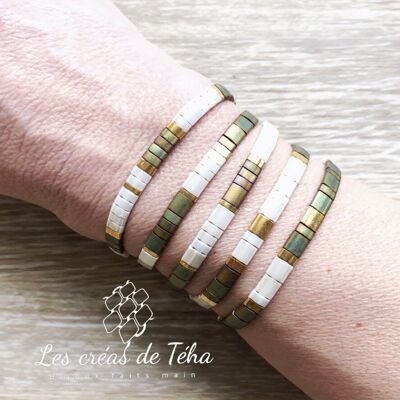 Khaki, ivory and gold Huira bracelet in glass beads and cord Model3
