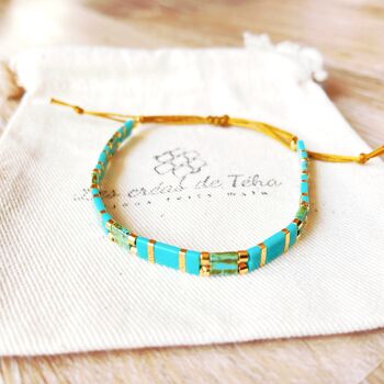 Bracelet Huira turquoise et doré en perles de verre et cordon Modèle 1 2