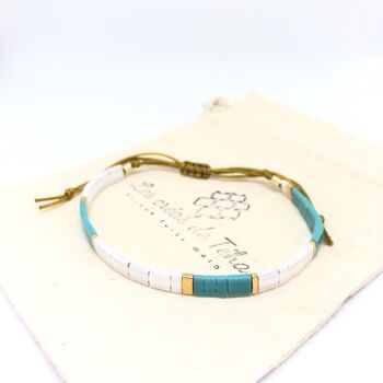 Bracelet Huira turquoise, blanc et doré en perles de verre et cordon Modèle 2 2