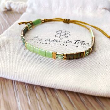 Bracelet Huira vert et doré en perles de verre et cordon Modèle 2 2