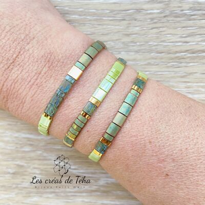 Bracciale Huira verde e oro in perle di vetro e cordoncino Modello 1