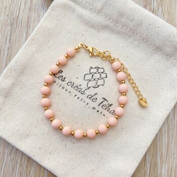 Bracelet tendance en perles acrylique et acier inoxydable modèle Mona Saumon 2