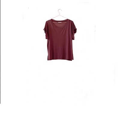 T-shirt confortable, manica arrotolata, rosso