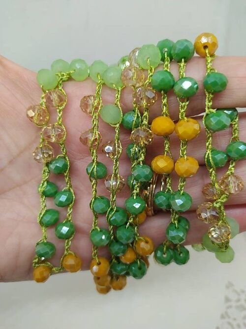 Collana con cristalli di vari colori