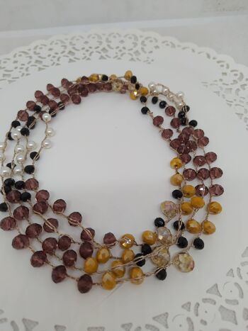 Collier Donange bijoux avec cristaux de différentes couleurs 1