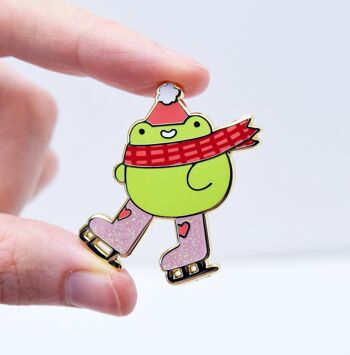 Skater Frog Pin - Épingle en émail de Noël - Ice Skater Froggy 5