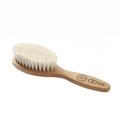 Super soft baby hairbrush, 100% made in France.