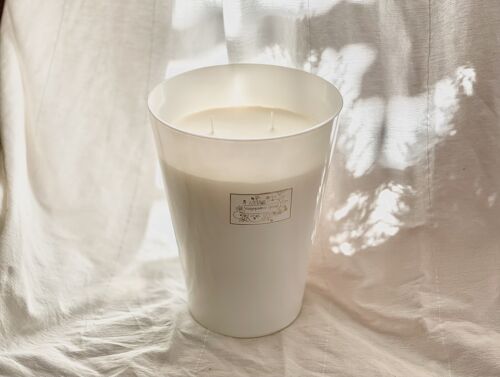 Paris Scented Candle CONICAL - WHITE DESIGN - White Flowers