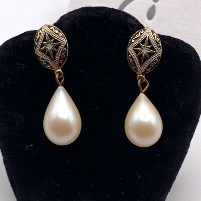 Boucles d'oreilles dormeuses et perles goutte