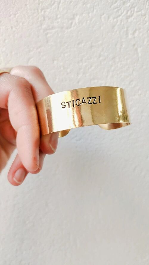 Medium rigid bracelet, handmade in brass, engraving STICAZZI