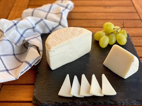 Lactose free semi-cured natural goat cheese