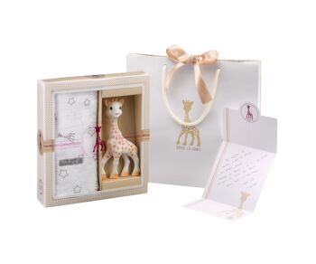 Création tendresse - composition 2 (Sophie la girafe + Lange 120 x 120 cm)
 Sac cadeau et carte dans le coffret pour accompagner lors de l'achat 2