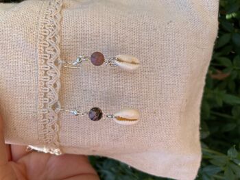 Boucles d'oreilles pendantes en Rhodonite et coquillage Cauri 4