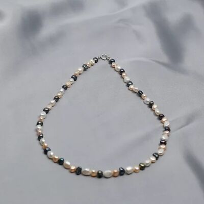 Freshwater Pearl Necklace Pebbles Coil Black & Peach