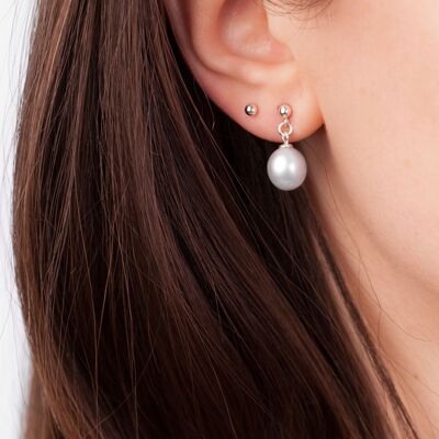 Gray pearl stud earrings