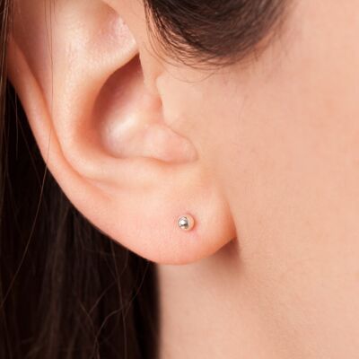 Silver dot earring