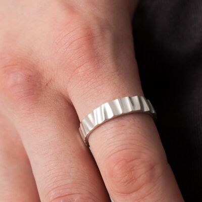 Wave ring