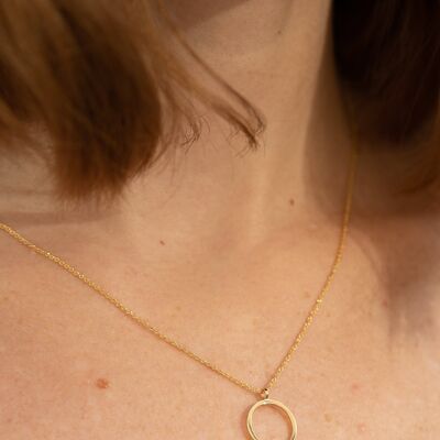 Gold teardrop necklace