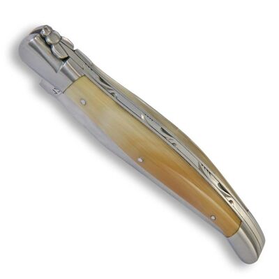 Cuchillo Laguiole con mango de punta de cuerno rubio