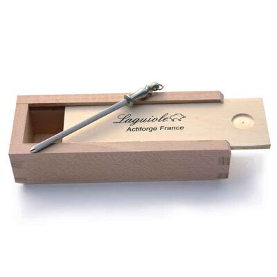 Caja de lápices de madera con acero para afilar
