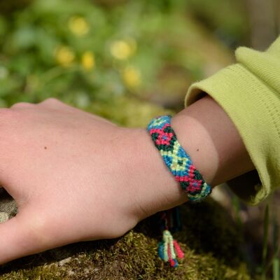 Lote de 50 pulseras brasileñas surtidas