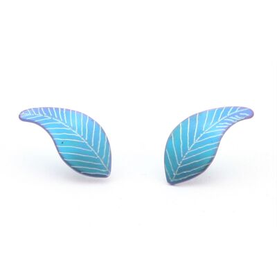 Boucles d'oreilles en titane Leaf Blue. Très léger et absolument sans allergie! Disponible en 5 couleurs. Fabriqué à la main en France. TT244-7BL