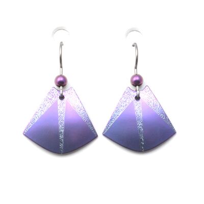 Titanium earrings. Violet. Very light and absolutely allergy free! Available in 5 colours. Handmade in France. TT689 PA