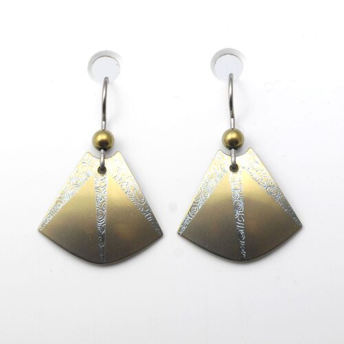 Titanium earrings. Yellow. Very light and absolutely allergy free! Available in 5 colours. Handmade in France. TT689 GE