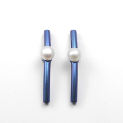 Titanium earrings with pearls. Blue. Very light and absolutely allergy free! Available in 5 colours. Handmade in France.  TT579 BL