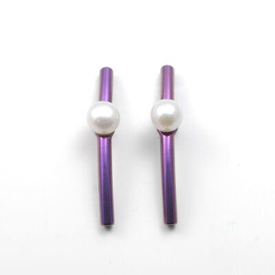 Pendientes de titanio con perlas. Violeta. ¡Muy ligero y absolutamente libre de alergias! Disponible en 5 colores. Hecho a mano en Francia. PA TT579
