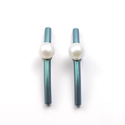 Pendientes de titanio con perlas. Verde. ¡Muy ligero y absolutamente libre de alergias! Disponible en 5 colores. Hecho a mano en Francia. TT579 GR