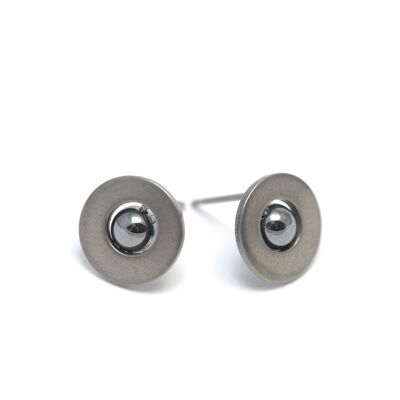 Boucles d'oreilles en titane avec boules en hématite. Gris. Très léger et absolument sans allergie! Disponible en 5 couleurs. Fabriqué à la main en France. TT572 GRI