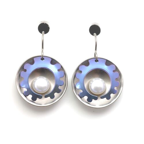 Titanium earrings with pearls. Blue. Very light and absolutely allergy free! Available in 5 colours. Handmade in France. TT670 BL