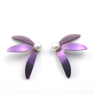 Titanium earrings with pearls. Violet. Very light and absolutely allergy free! Available in 5 colours. Handmade in France. TT501 PA