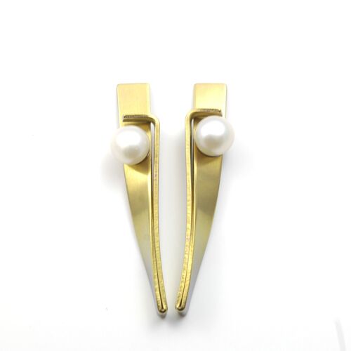 Titanium earrings with pearls. Yellow. Very light and absolutely allergy free! Available in 5 colours. Handmade in France. TT582 GE
