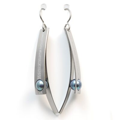 Titanium earrings.  Green. Very light and absolutely allergy free! Available in 5 colours. Handmade in France. TT685 GRO
