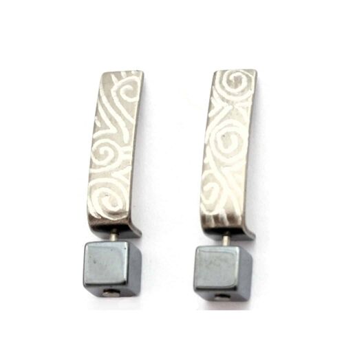 Titanium Earrings. Gray.   Very light and absolutely allergy free! Available in 5 colours. Handmade in France. TT486 GRI