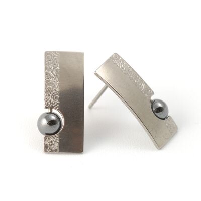 Titanium Earrings. Gray. Very light and absolutely allergy free! Available in 5 colours. Handmade in France. TT600 GRI