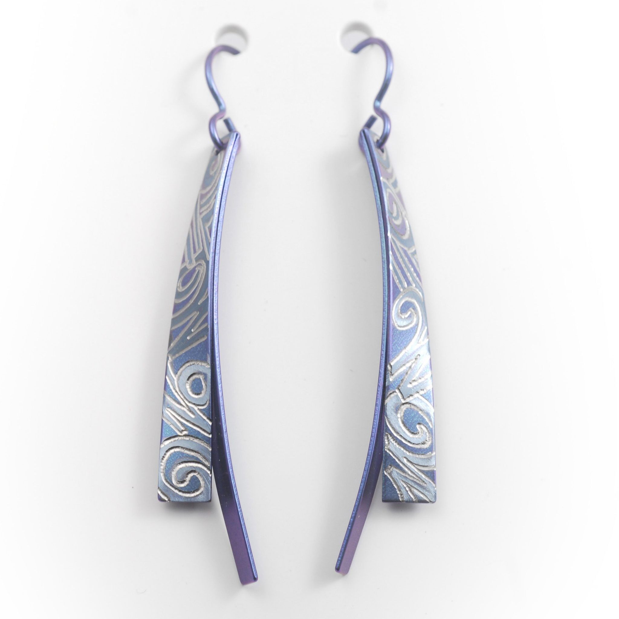 Pendientes de titanio. Azul. ¡Muy ligero y absolutamente libre de alergias! Disponible en 5 colores. Hecho a mano en Francia. TT235NT BL
