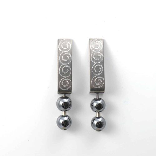 Titanium Earrings. Gray. Very light and absolutely allergy free! Available in 5 colours. Handmade in France. TT623 GRI