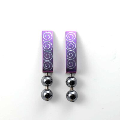 Boucles d'oreilles en titane. Violet. Très léger et absolument sans allergie! Disponible en 5 couleurs. Fabriqué à la main en France. TT623 PA