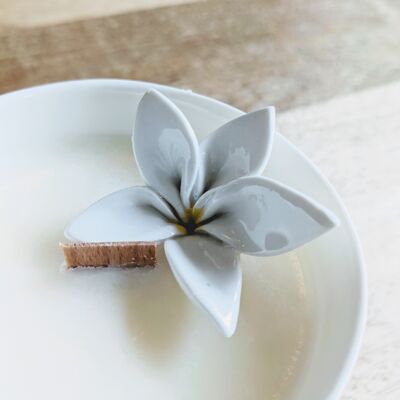 Porcelain candle scented with Tiare Flower-Monoï