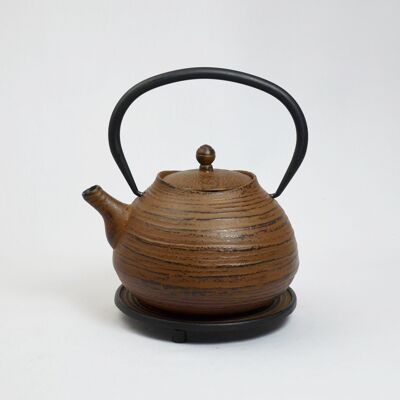 En Ten Teekanne aus Gusseisen 0.8l rost mit Untersatz
