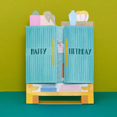 Cartolina pieghevole 3D con armadietto per bevande "Buon compleanno".