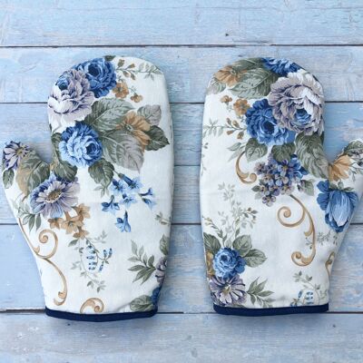 Floral oven mitt. Soft durable oven glove. Blue roses print baking glove. Oven mitten. Kitchen gloves. Housewarming gift