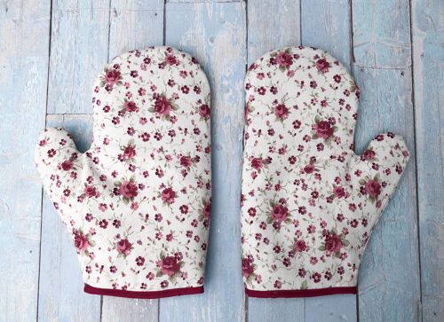 Roses print oven mitt. Soft durable oven glove. Small roses print baking glove. Oven mitten. Kitchen gloves.