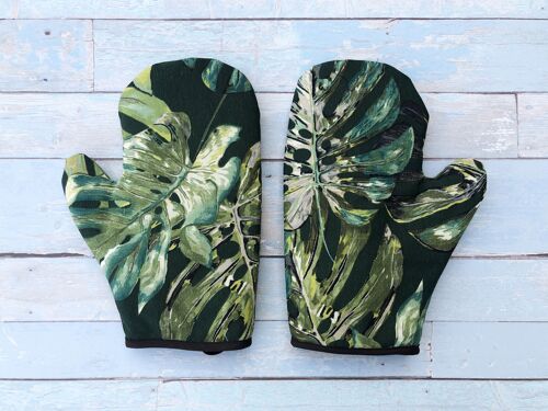 Tropical green leaves print oven mitt. Soft durable oven glove. Baking glove. Oven mitten. Kitchen gloves. Housewarming gift. Christmas gift