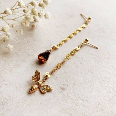 Easy Bee-sy Asymmetric Bee & Honey Earrings_silver plate